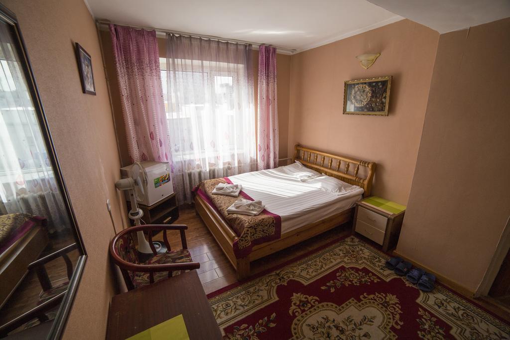 Danista Nomads Tour Hostel Улан-Батор Номер фото