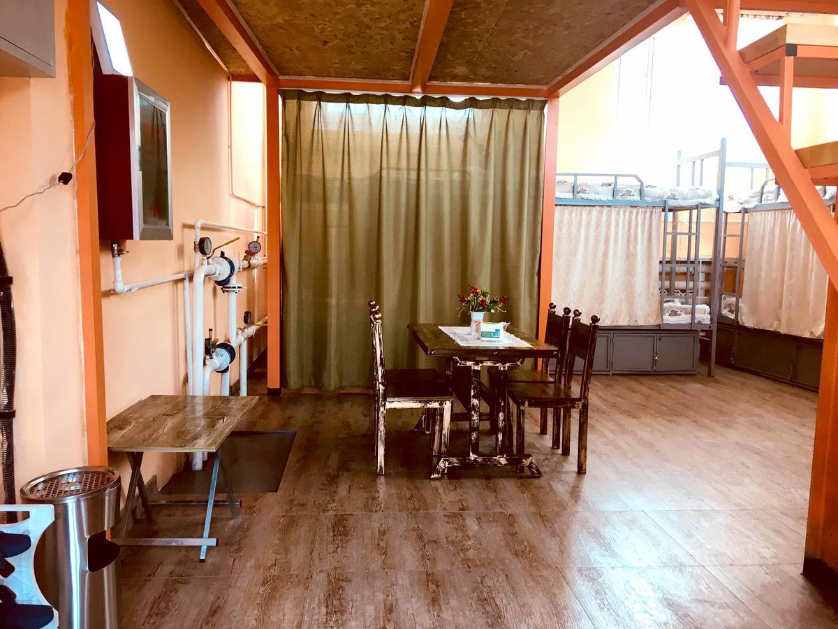 Danista Nomads Tour Hostel Улан-Батор Экстерьер фото